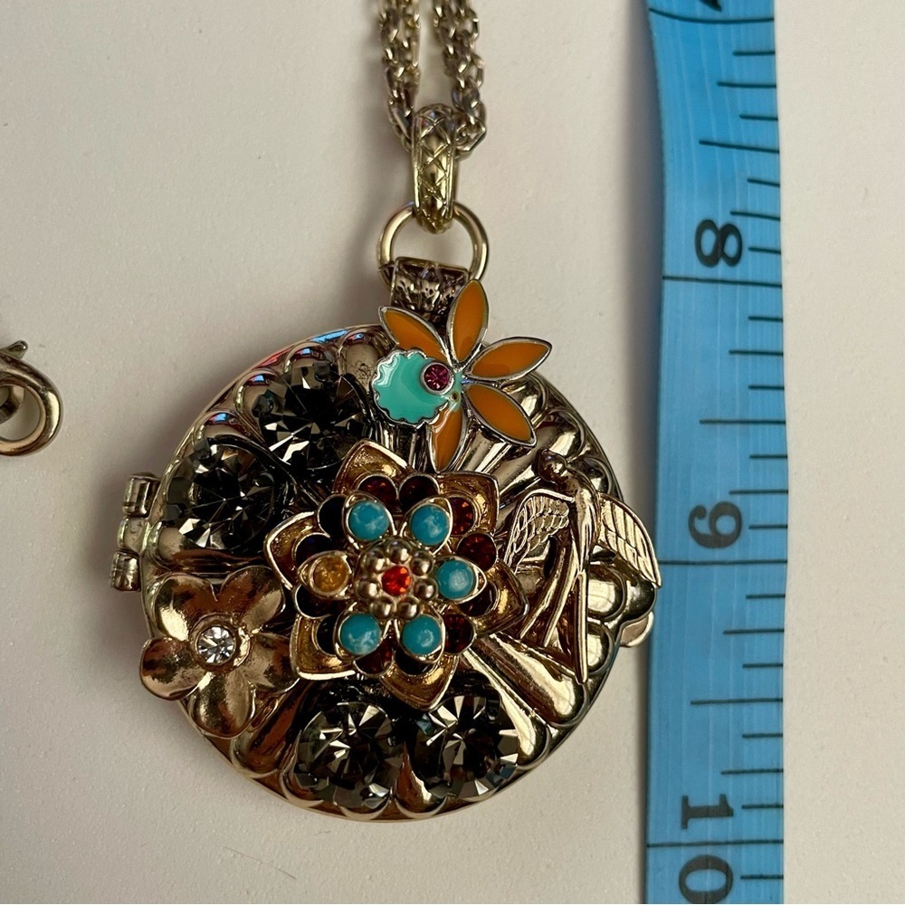 Lyell NYC Floral Medallion Necklace in Gold and Silver - Picture 2 of 9